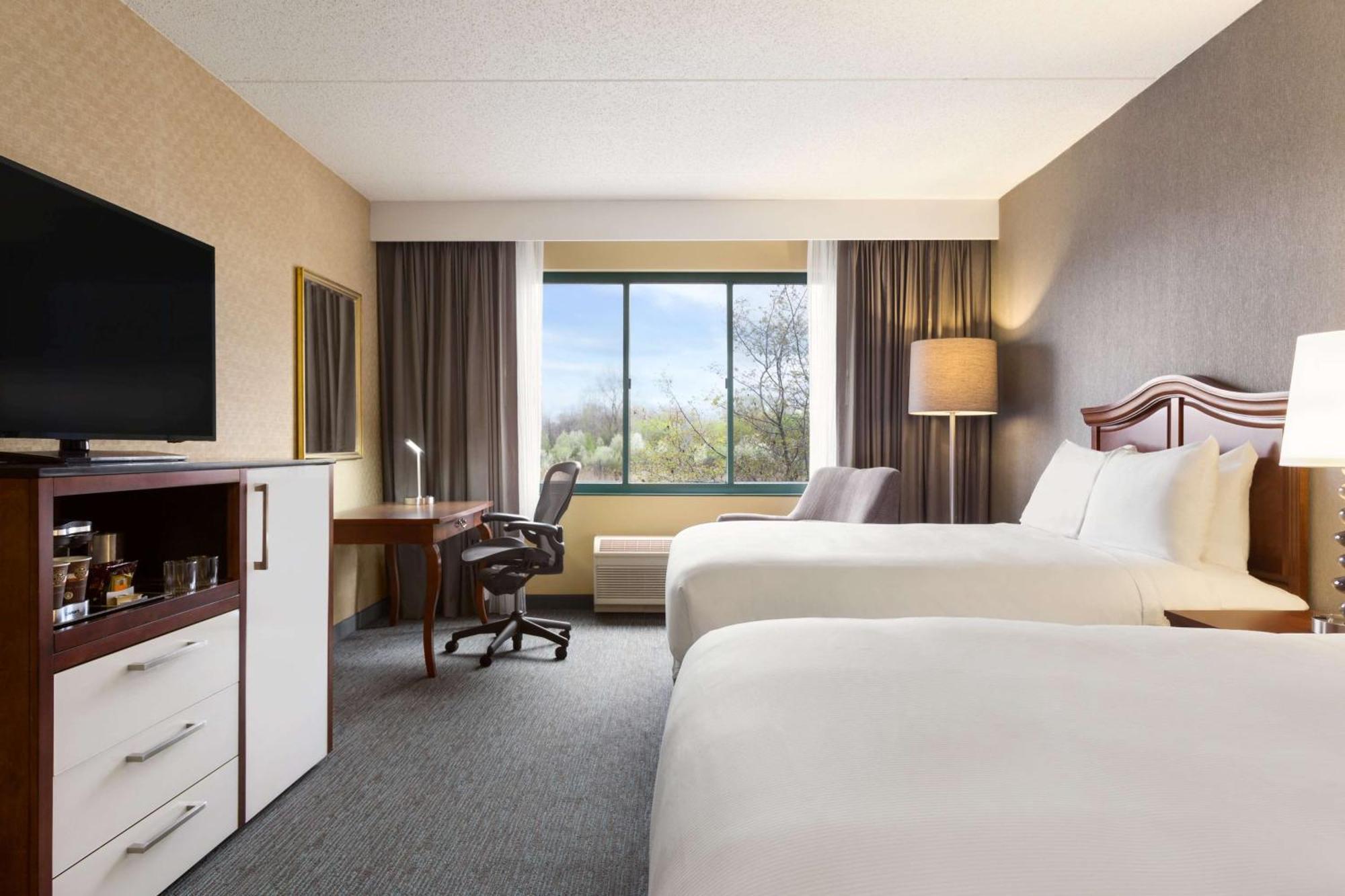 Doubletree By Hilton Hotel Detroit Novi Exterior photo