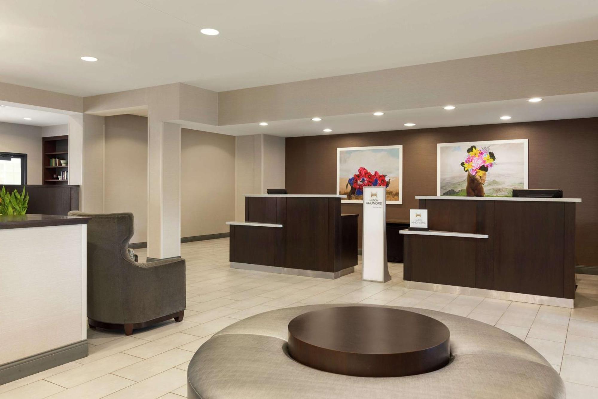Doubletree By Hilton Hotel Detroit Novi Exterior photo
