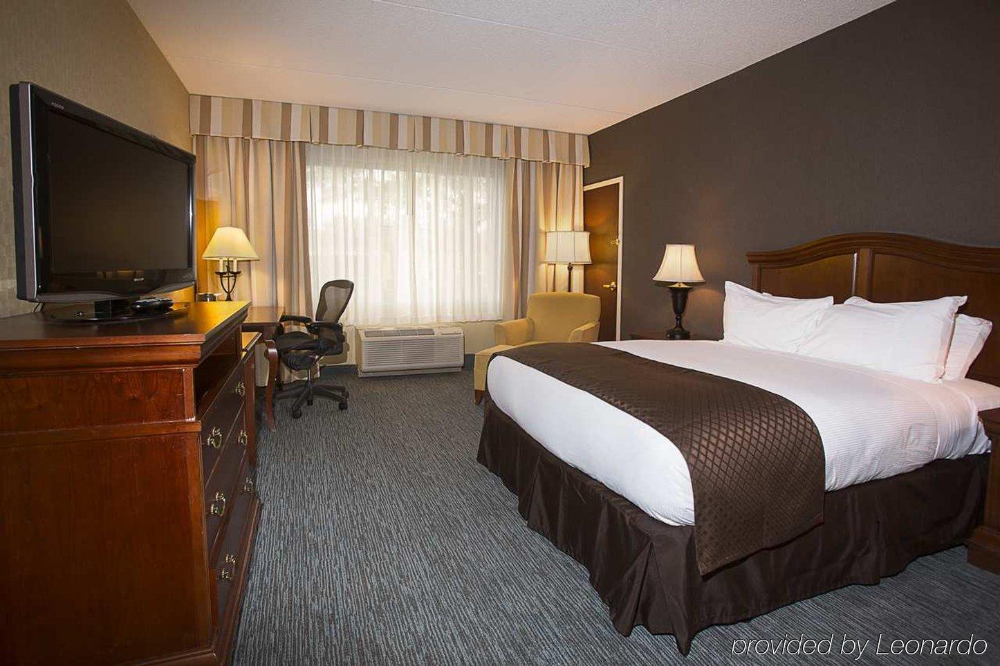 Doubletree By Hilton Hotel Detroit Novi Exterior photo