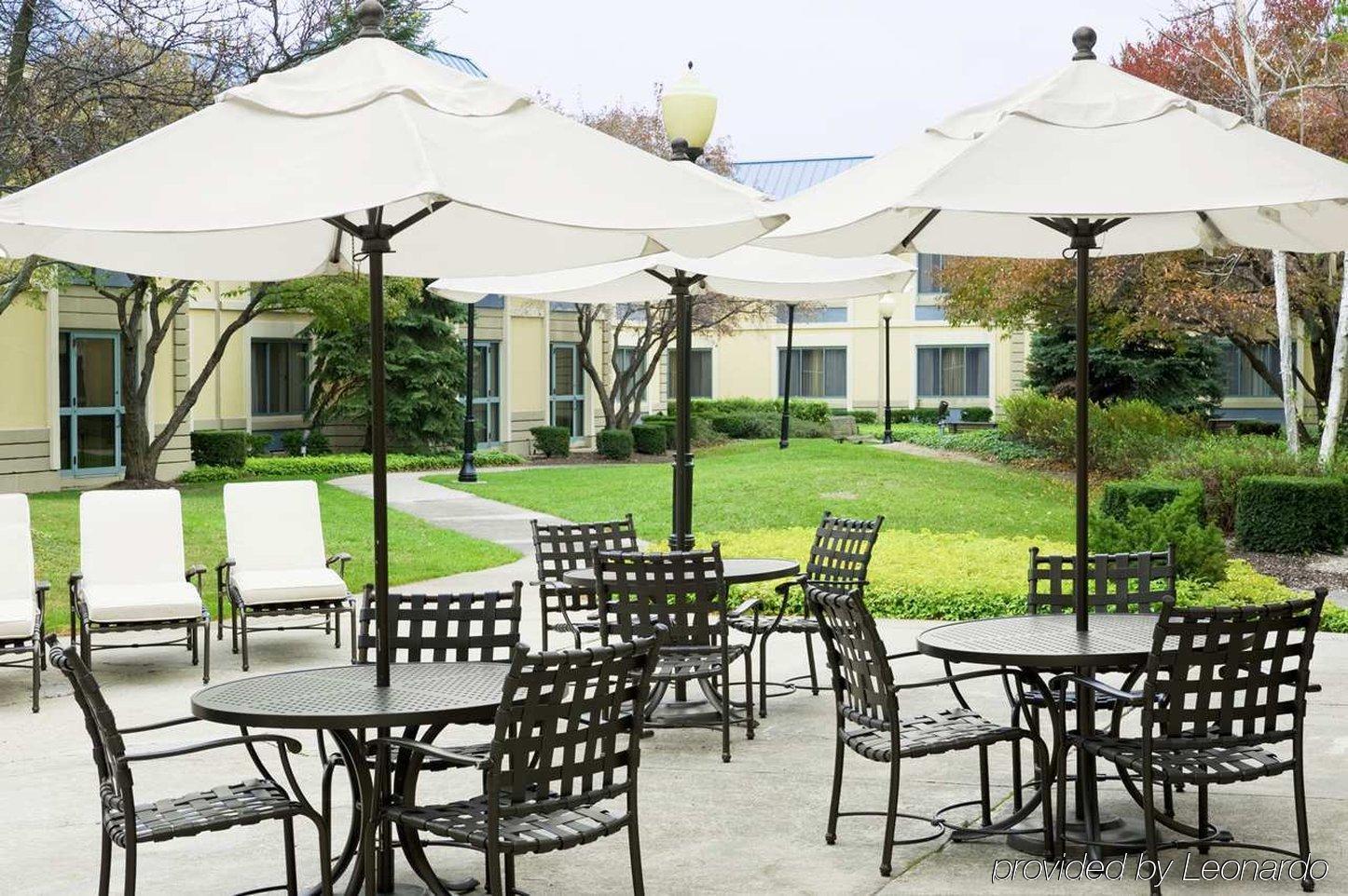Doubletree By Hilton Hotel Detroit Novi Restaurant photo
