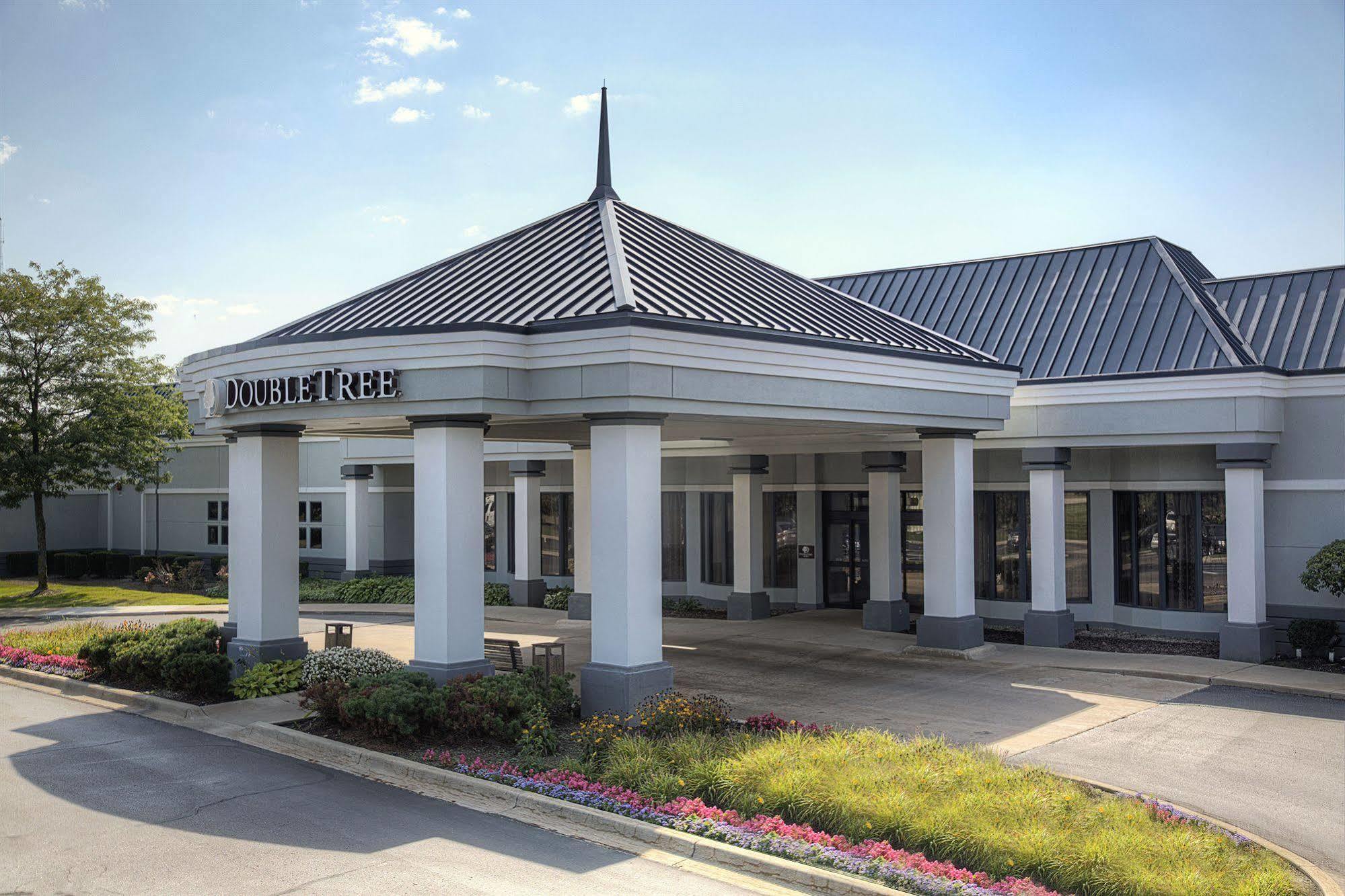 Doubletree By Hilton Hotel Detroit Novi Exterior photo